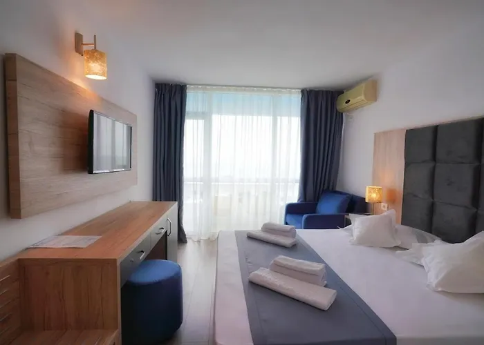 Opal Hotel 3*