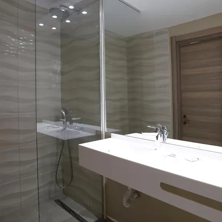 Opal Hotel 3*