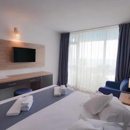 Отель Opal 3*
