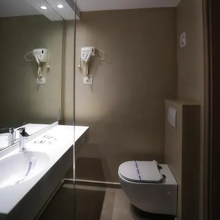 Hotel Opal