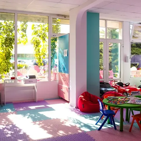 Opal Hotel 3*